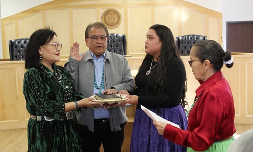 Arbin Mitchell sworn in as District 6 Council Delegate