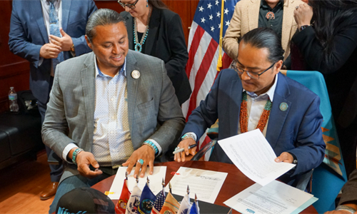 Signing of resolution annexing Lower Highway 89 Land into Cameron Chapter